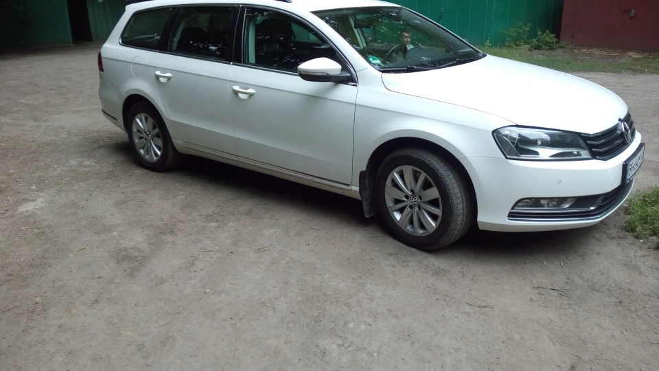 Volkswagen Passat Variant Білий король!