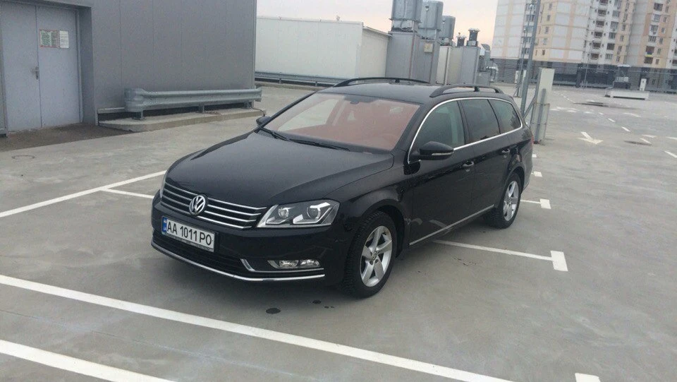 Volkswagen Passat Variant Black Comers 2