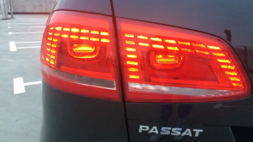 Volkswagen Passat Variant Black Comers 3