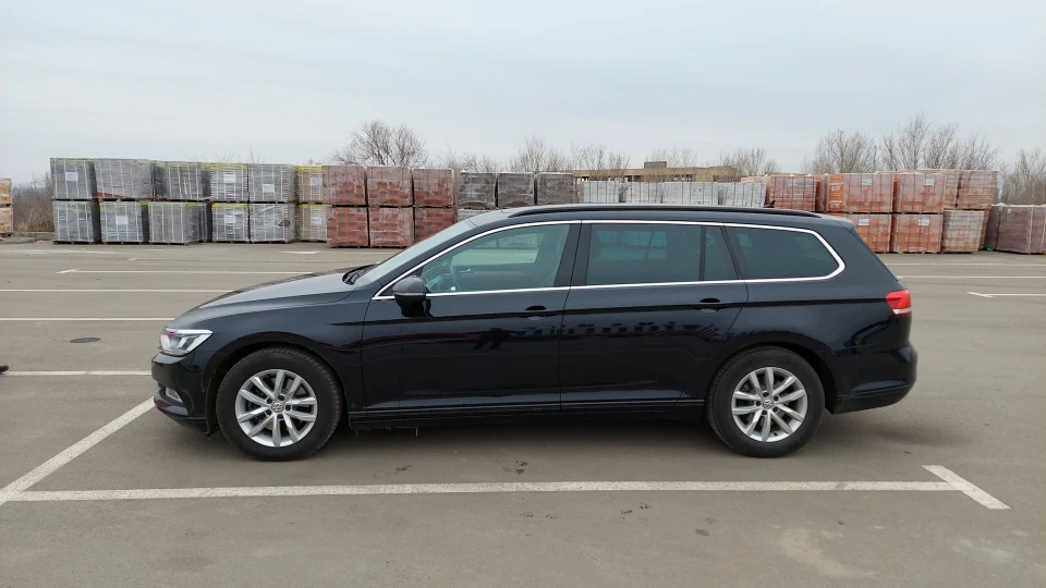 Volkswagen Passat Variant Чорний бомбардувальник 5