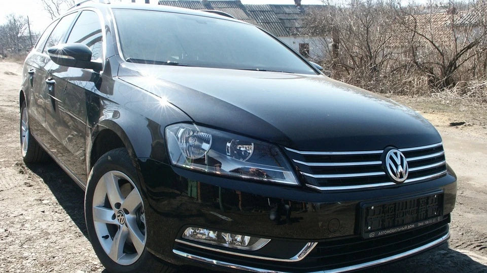 Volkswagen Passat Variant чорний літак 4
