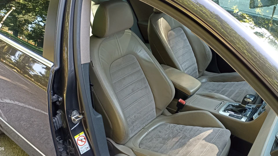 Volkswagen Passat Variant Highline MoccaAnthrazite 4
