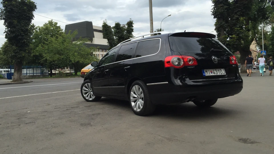 Volkswagen Passat Variant Highline~Chrome 3