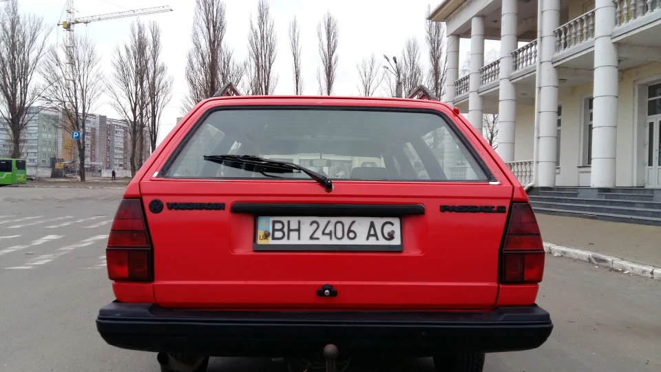 Volkswagen Passat Variant Червоний Крокодил 4