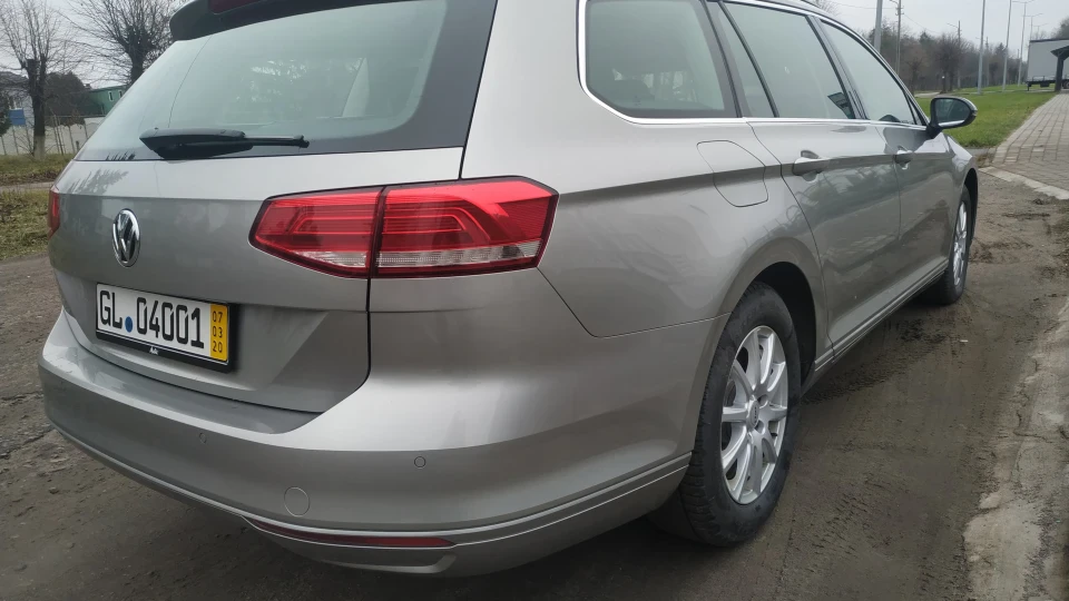 Volkswagen Passat Variant LED 1.6 comfortline 2