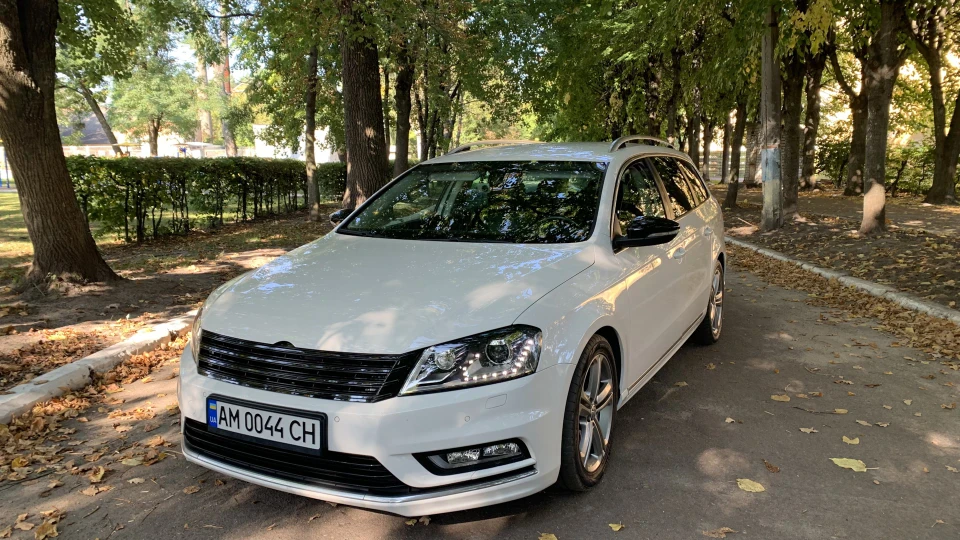 Volkswagen Passat Variant R L I N E 2