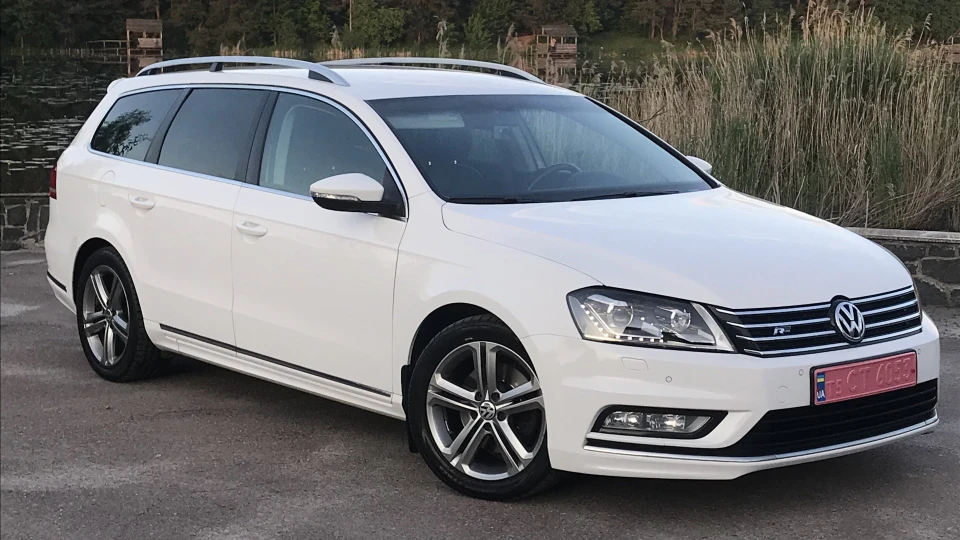 Volkswagen Passat Variant R L I N E 3