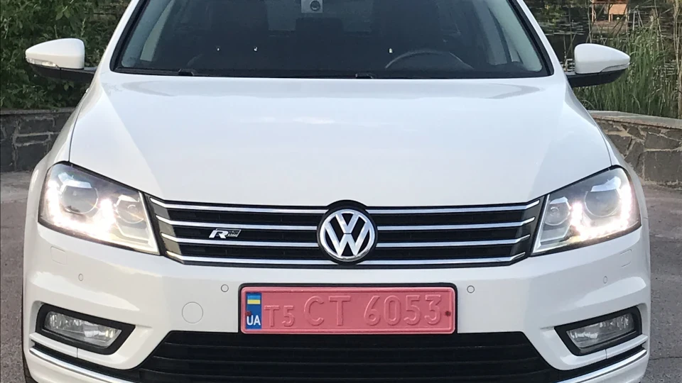 Volkswagen Passat Variant R L I N E 5