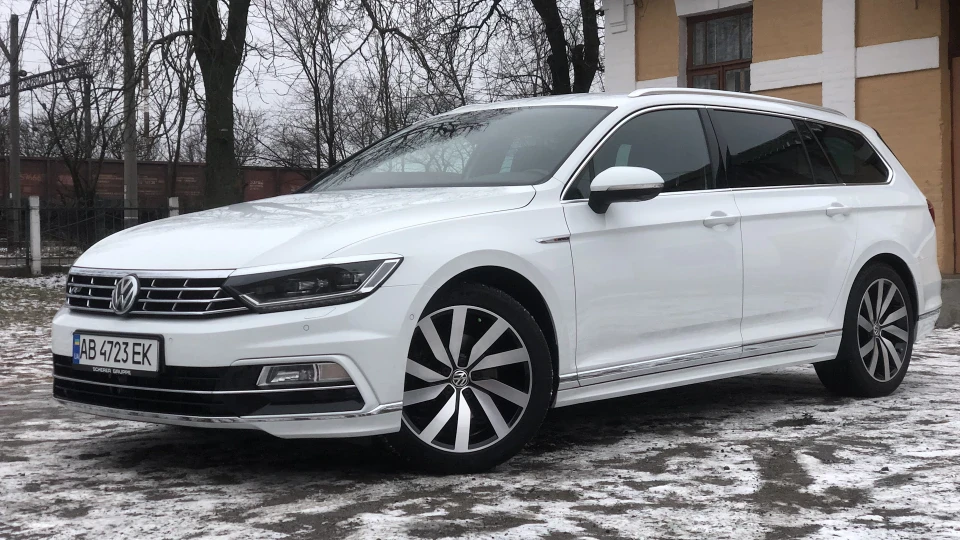 Volkswagen Passat Variant R-line 4motion 2