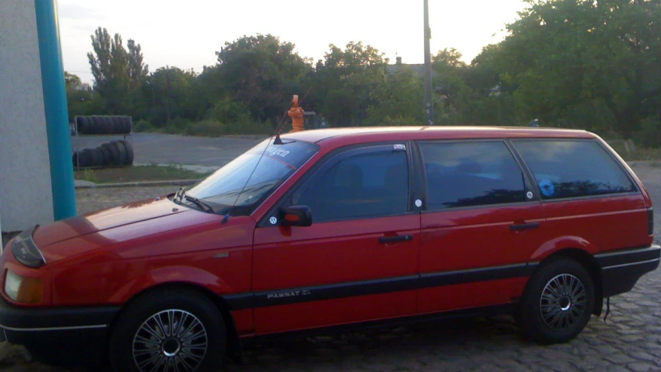 Volkswagen Passat Variant Red Hot Chili Peppers 4