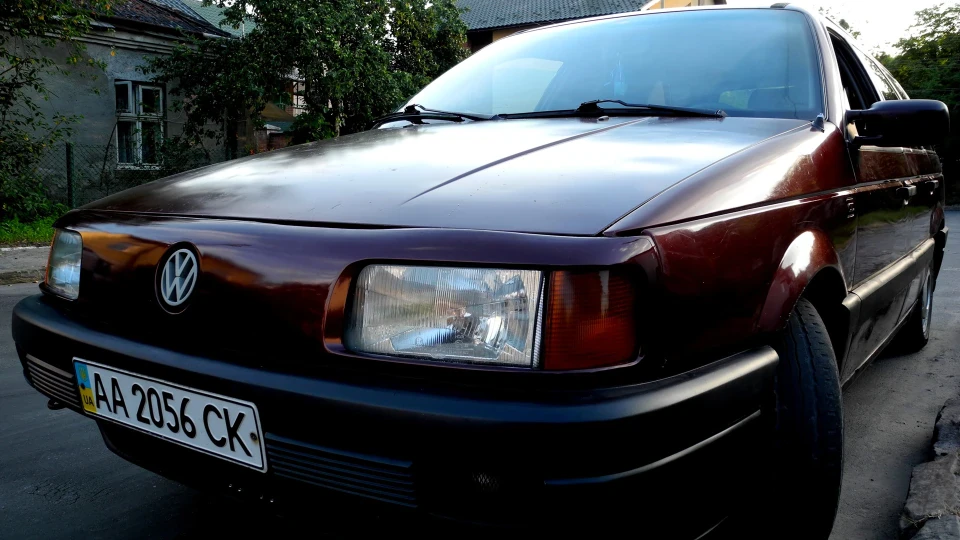 Volkswagen Passat Variant ***Ripe Cherry*** 4