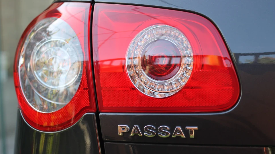 Volkswagen Passat Variant Шоколадний Батон 2