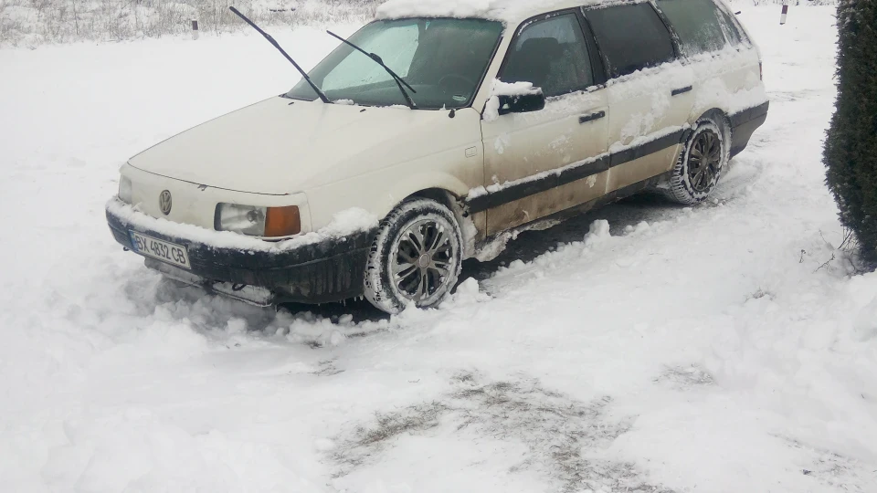 Volkswagen Passat Variant Вагон б3. 1.6 rf 4