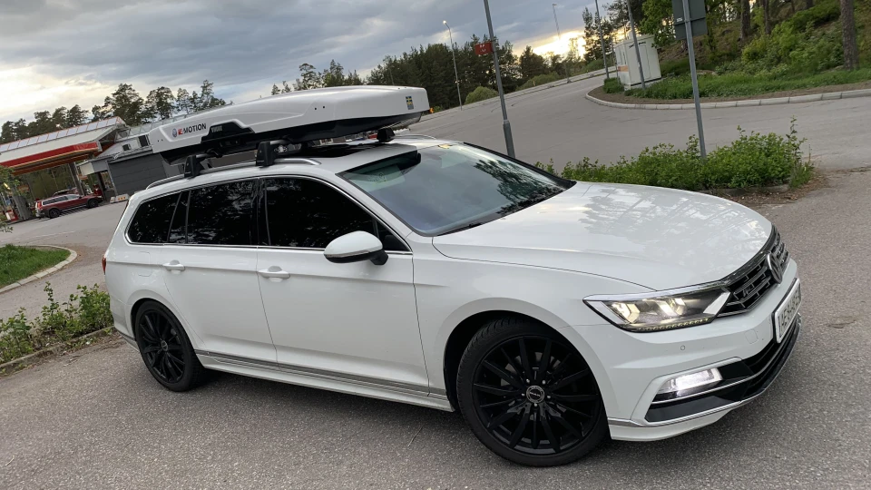 Volkswagen Passat Variant White Angels R-line 4