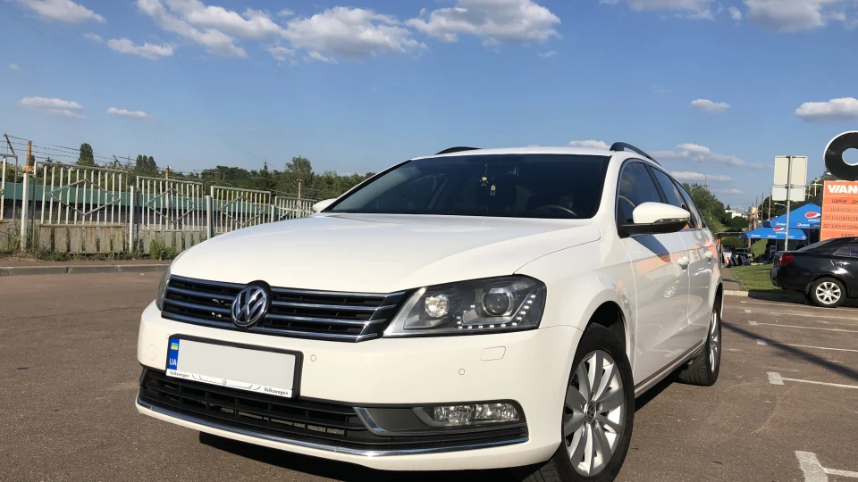 Volkswagen Passat Variant WHITE HORSE 4MOTION