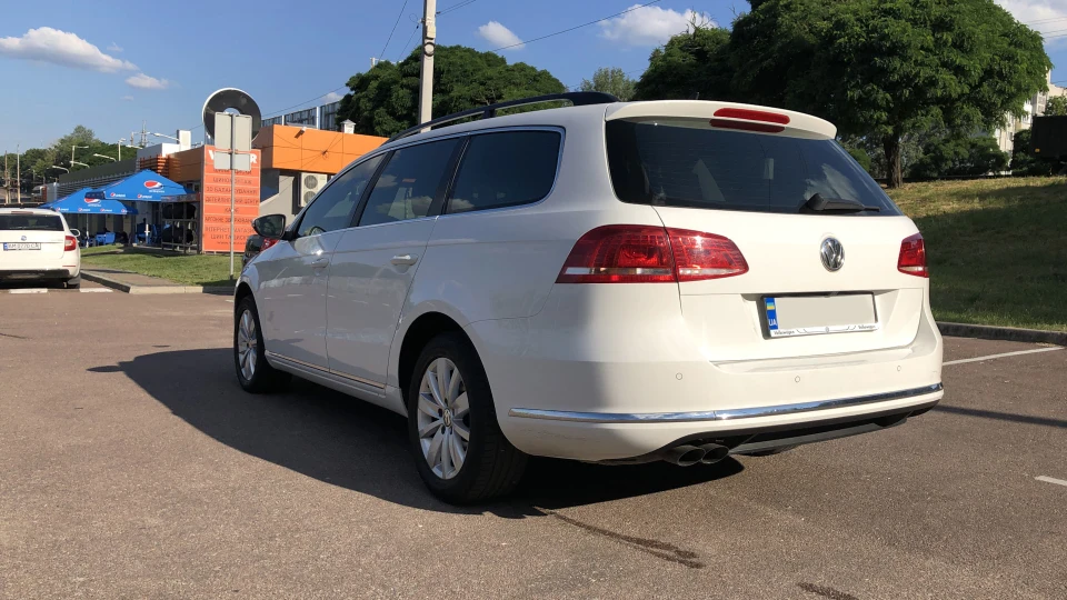 Volkswagen Passat Variant WHITE HORSE 4MOTION 3