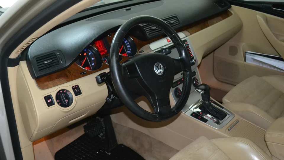 Volkswagen Passat 2