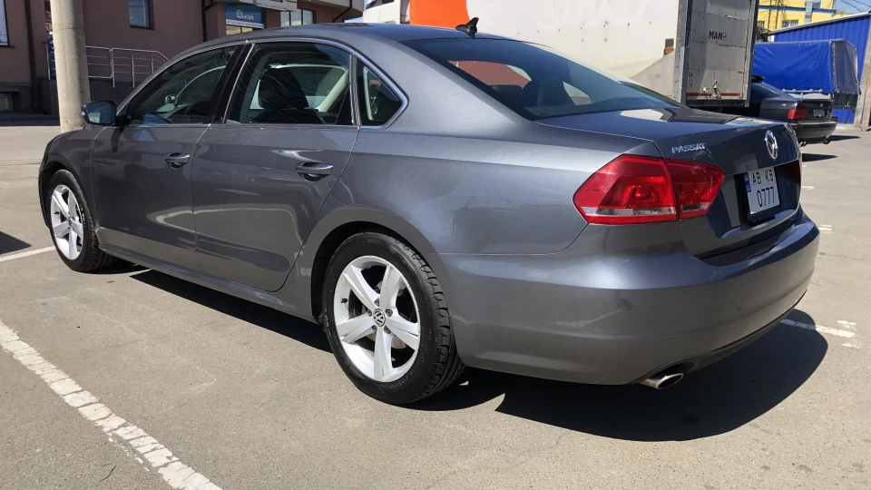 Volkswagen Passat 2