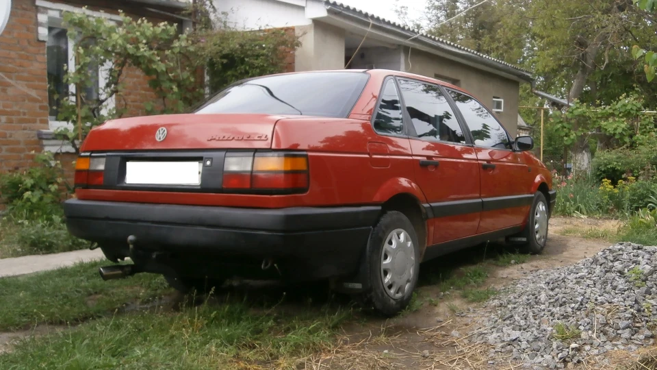 Volkswagen Passat 1.6 <88> 2