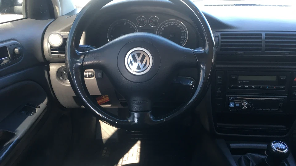 Volkswagen Passat 1.6 alz 3