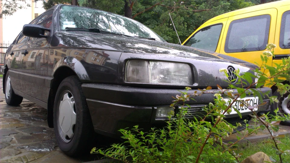 Volkswagen Passat 1.8 GL 2