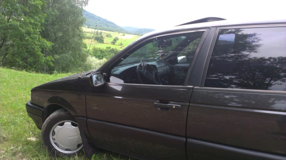 Volkswagen Passat 1.8 GL 3