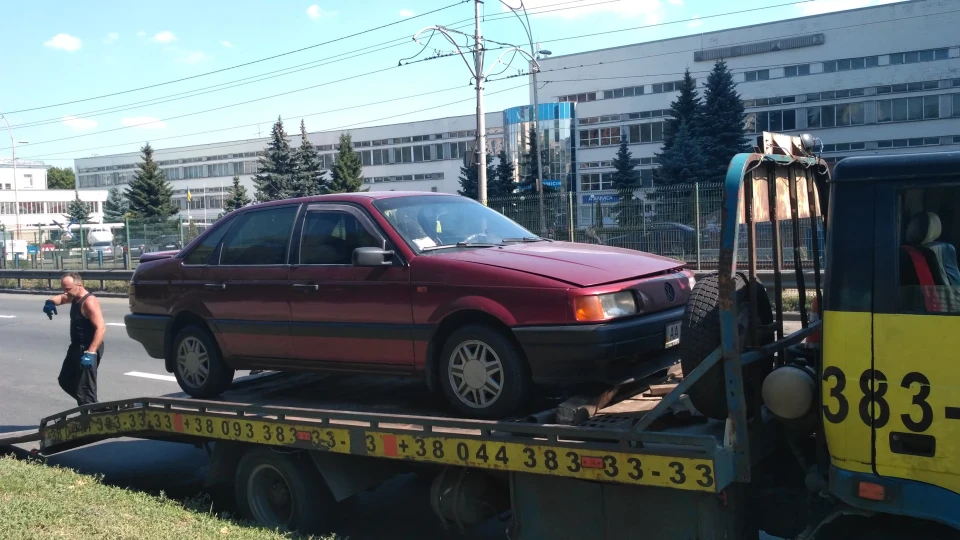 Volkswagen Passat 1,8 pf (107 к.с 3