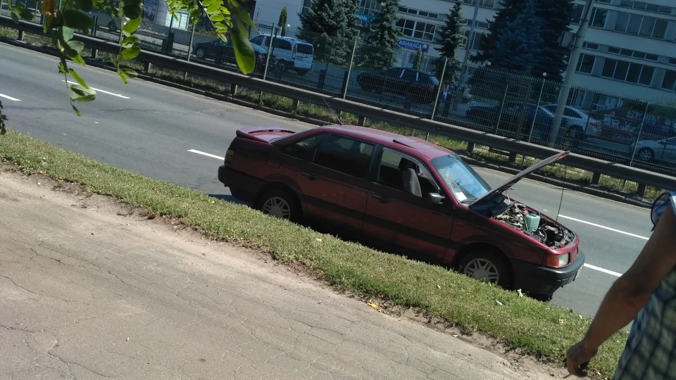 Volkswagen Passat 1,8 pf (107 к.с 4