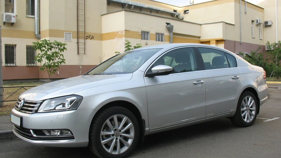 Volkswagen Passat 1.8 TSI DSG7 4
