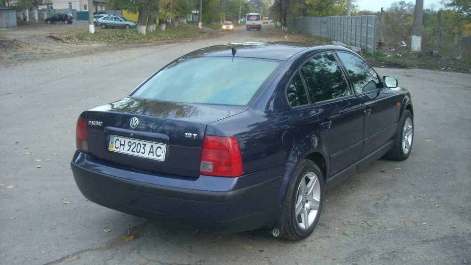 Volkswagen Passat 1.8 TURBO 5
