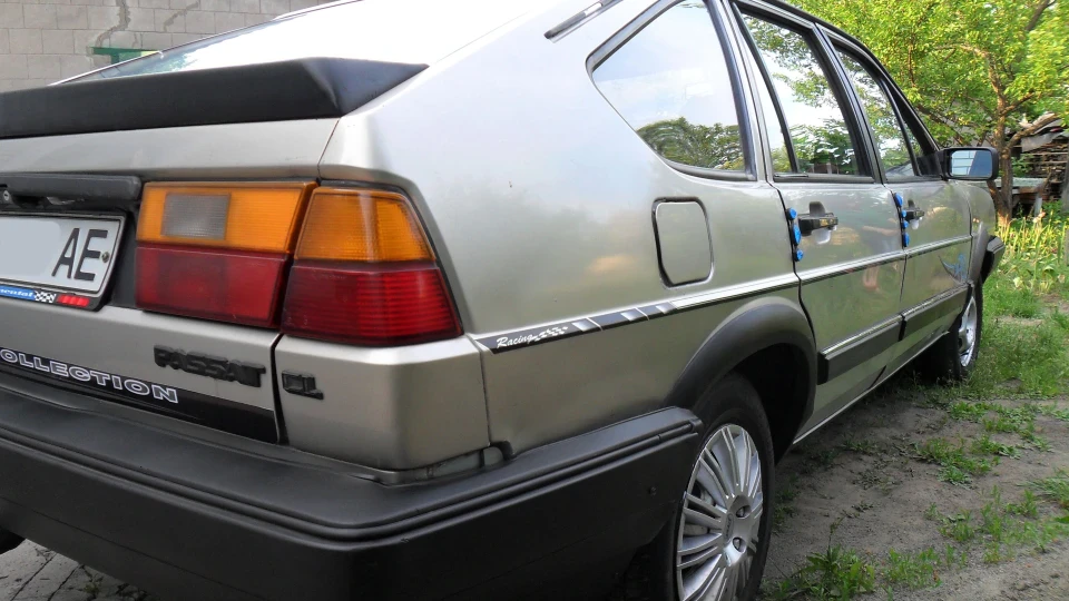Volkswagen Passat 1.8 Хетчбек 4