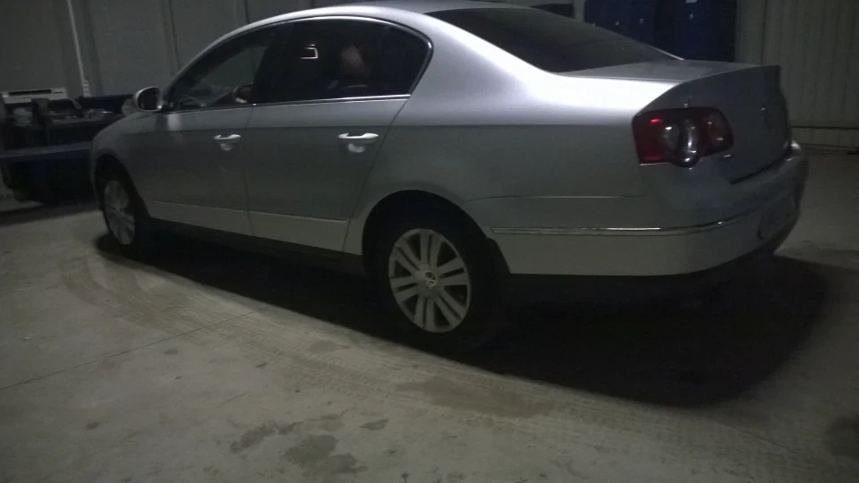 Volkswagen Passat 2,0 FSI BVZ AT 4