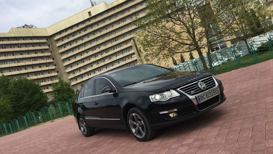 Volkswagen Passat 2.0 FSI Highline 🇩🇪 3