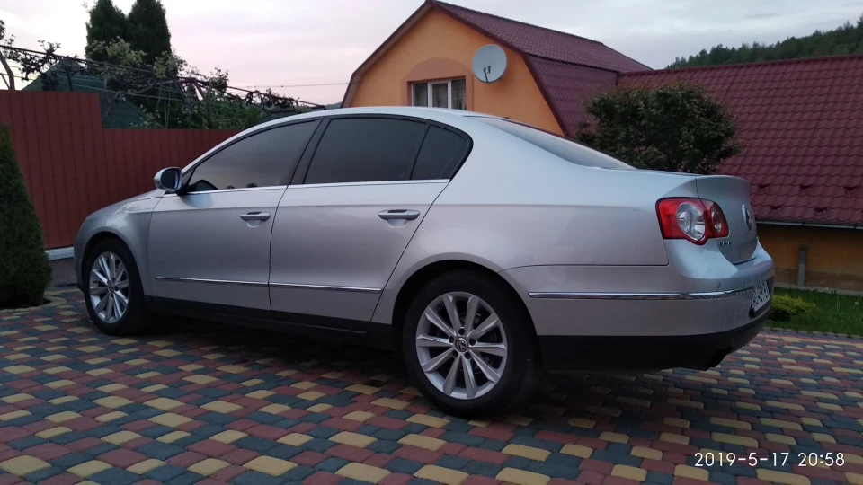 Volkswagen Passat 2.0 FSI 4