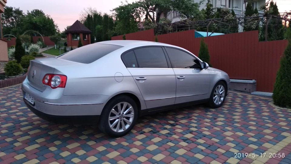 Volkswagen Passat 2.0 FSI 5