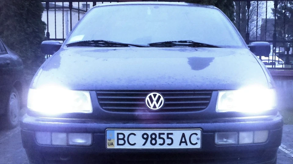 Volkswagen Passat 2.0 Синій Перламутр 3
