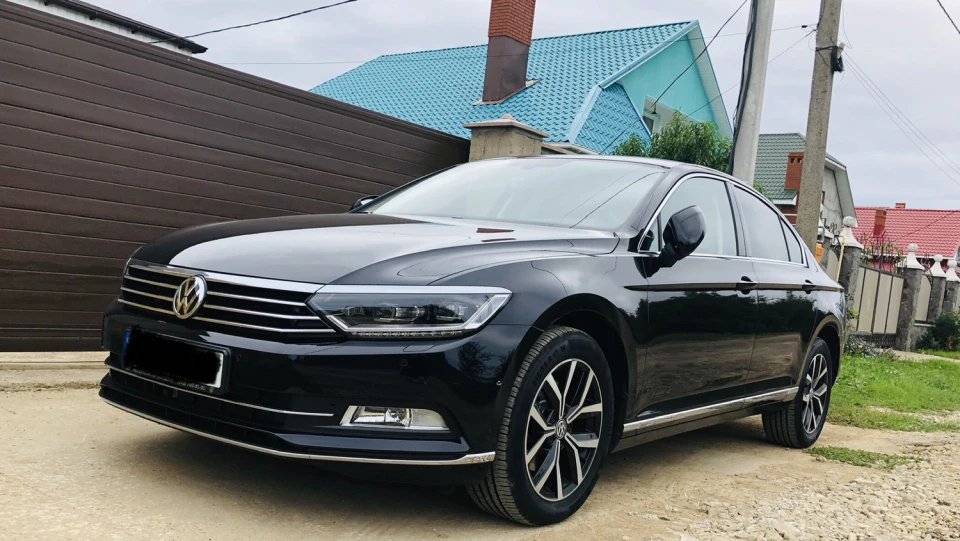 Volkswagen Passat 2.0 TDI DBGA Deep Black 2