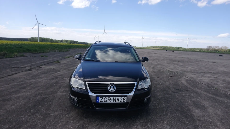 Volkswagen Passat 2.0 TDI Deep Black Pearl 2