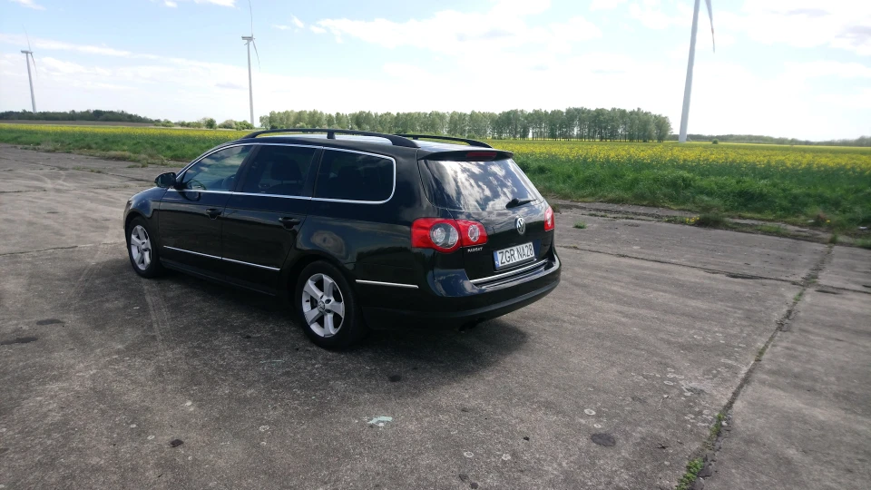 Volkswagen Passat 2.0 TDI Deep Black Pearl 3