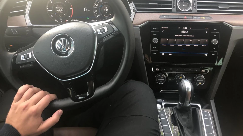 Volkswagen Passat 2.0 TDI Executive 3