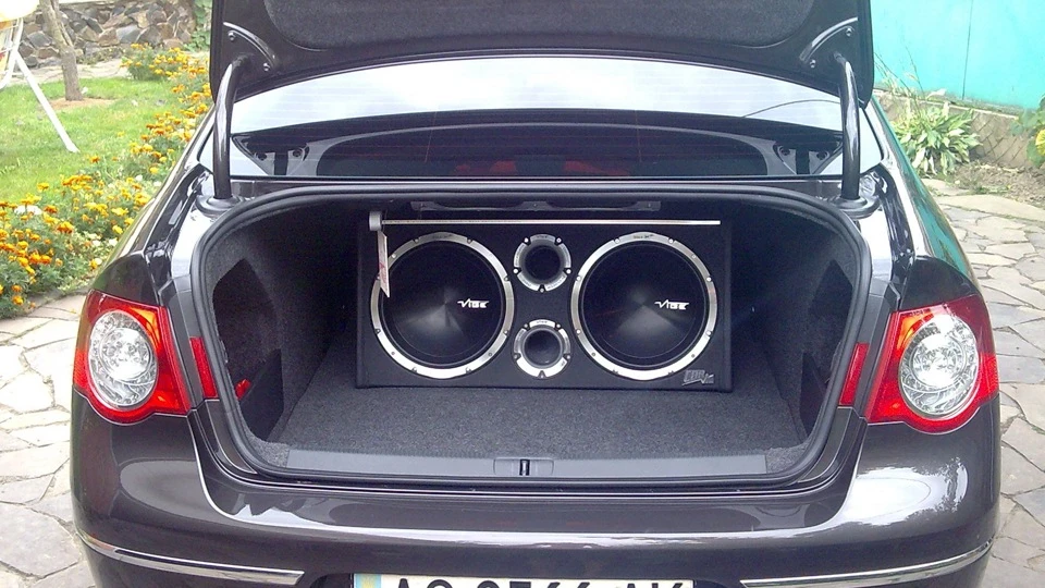 Volkswagen Passat 2.0 TDI темний шоколад 2