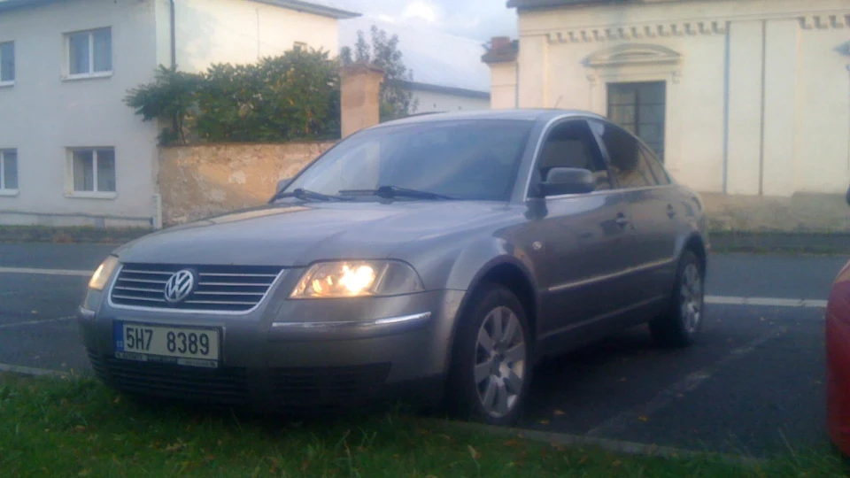 Volkswagen Passat 2.3 V5 2