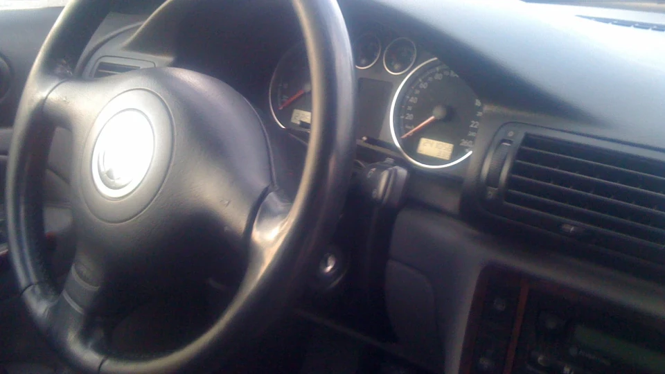 Volkswagen Passat 2.3 V5 5