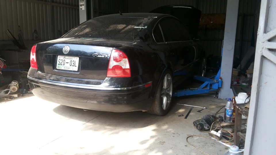 Volkswagen Passat B5+ 2.7 Biturbo V6 RWD 2