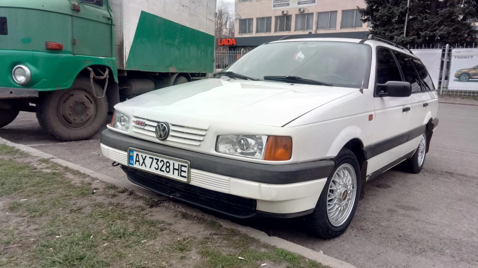 Volkswagen Passat Білий 3