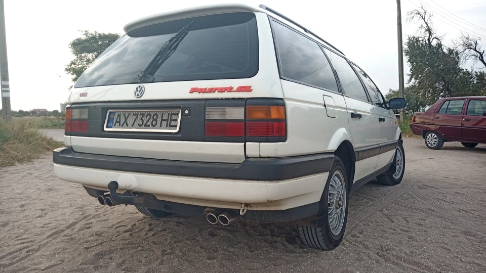 Volkswagen Passat Білий 4