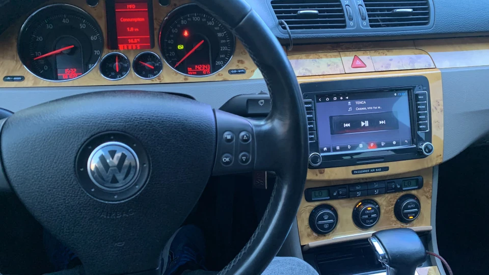 Volkswagen Passat Black Bourgeois 2