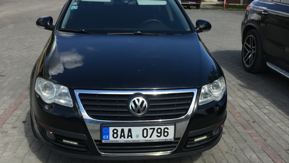 Volkswagen Passat чорний, 2.0 тді 4mothion 2