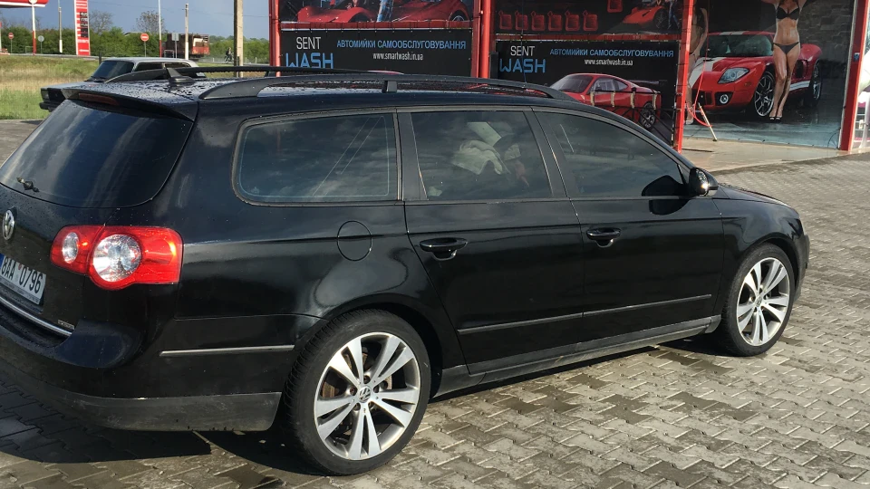 Volkswagen Passat чорний, 2.0 тді 4mothion 4