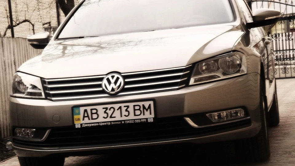 Volkswagen Passat колір Cashmere,1.8tsi 5